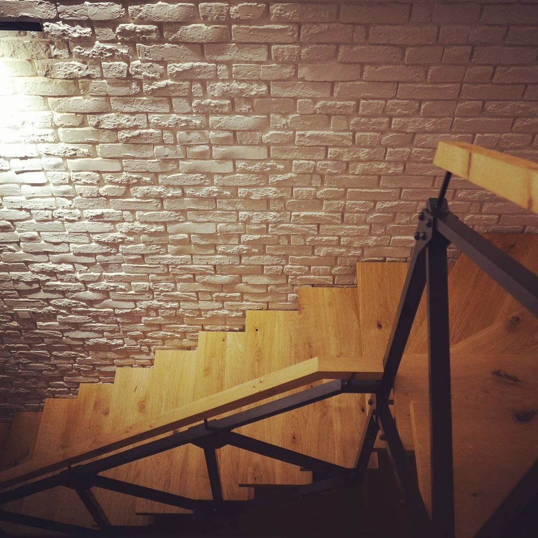 Интерьерная лестница Wooden на монокосоуре