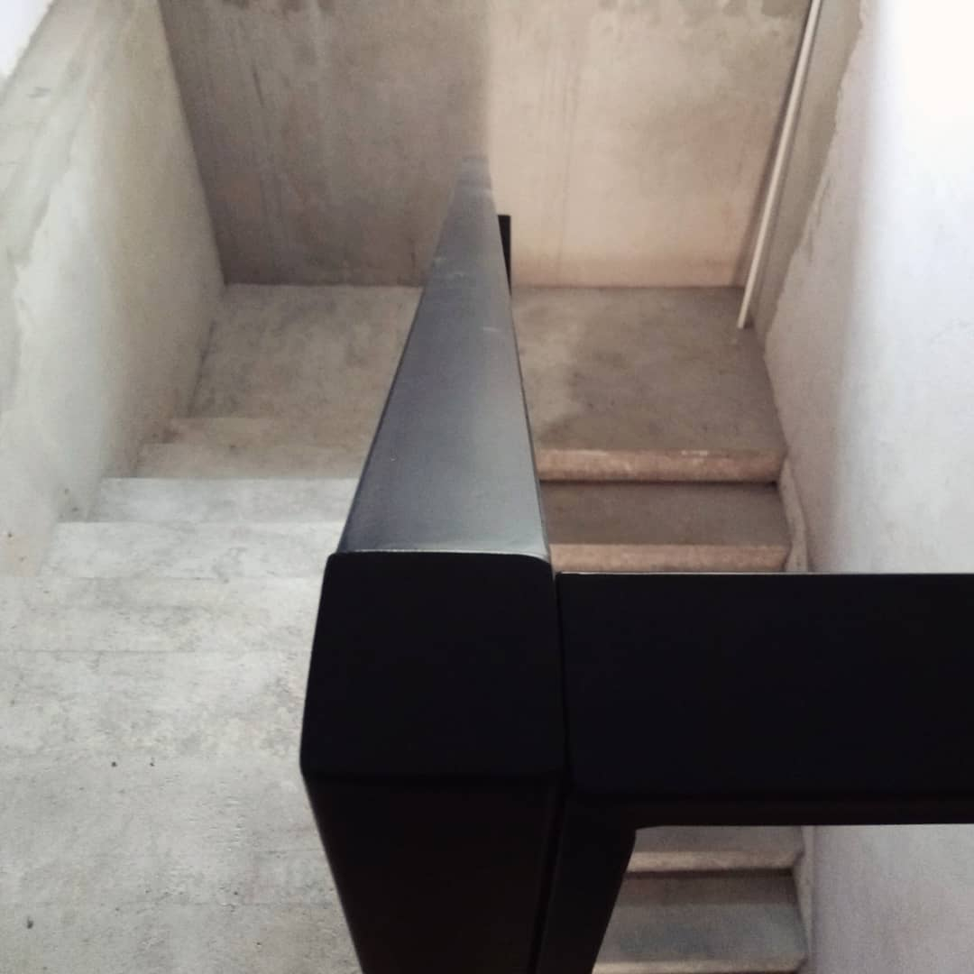 Лестница Сиракуза с перилами лофт