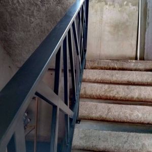 Лестница Сиракуза с перилами лофт