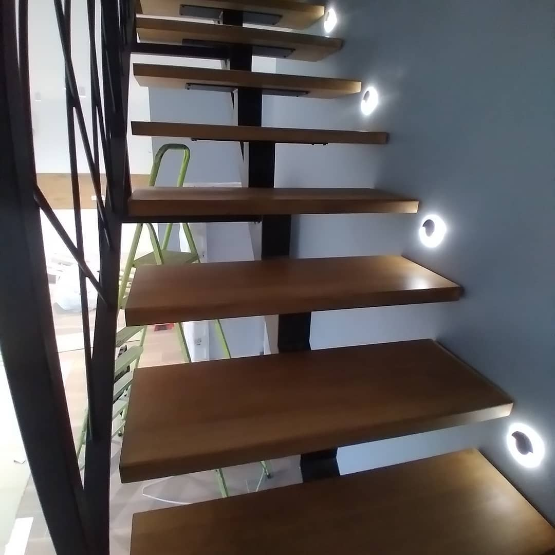 Поворотная лестница Баку с лофт перилами