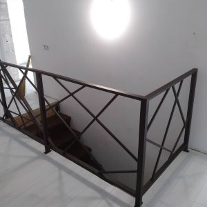 Закрытая лестница Катания в стиле лофт